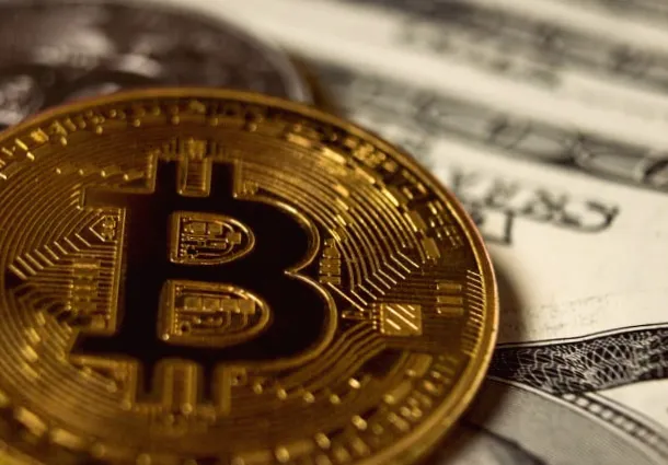 Біткоїн впав нижче $85 000, крипторинок в "червоній" зоні