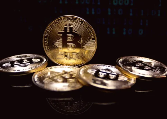 Голова SEC висловився про вилучення біткоїн-резерву Венесуели, токен ексмера Нью-Йорка різко впав: що це означає