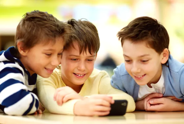 Діти до 16 років в Іспанії втратять доступ до соцмереж