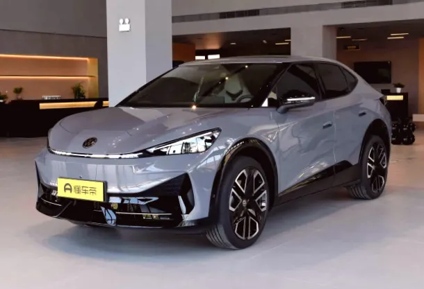 Український ринок електромобілів подвоївся за рік. Топ-5 найпопулярніших моделей.