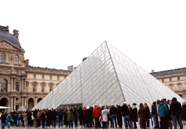 Гіди Лувру вчинили грабіж — вже не вперше