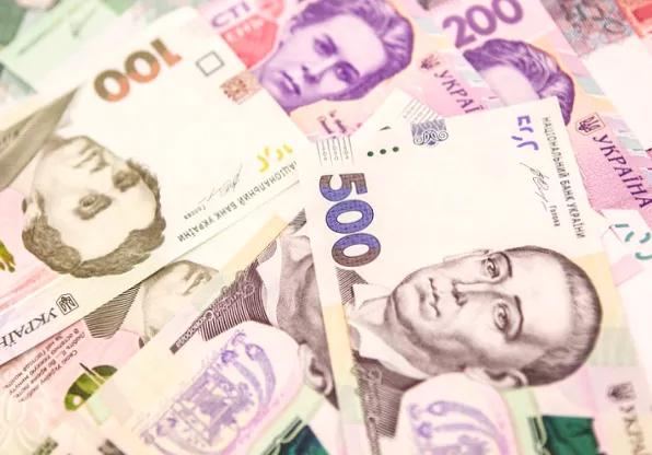 Мінфін продовжує знижувати ставки, залучивши понад 9 мільярдів від продажу облігацій.