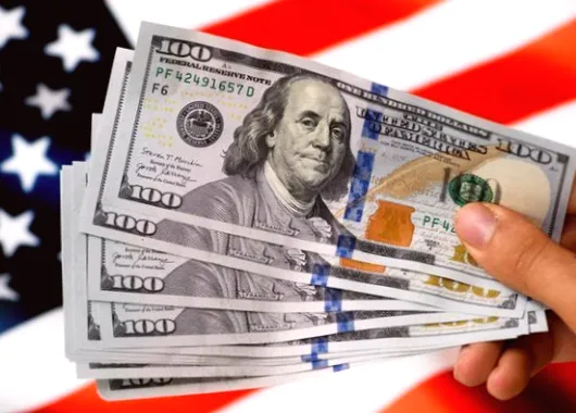 Долар падає і готується до втрат у наступному тижні.