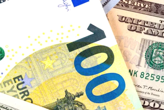 Рекордні курси долара та євро на офіційному ринку