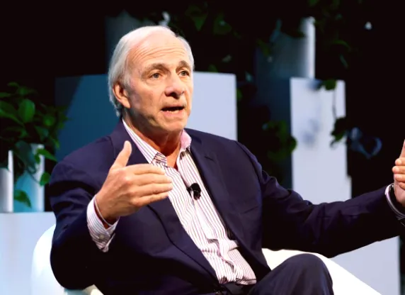 Чому фіатні валюти не можуть конкурувати з золотом і як зберегти свої активи