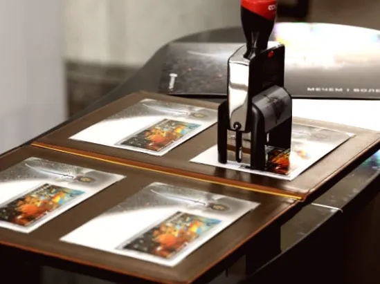 Укрпошта випустила поштовий блок до річниці війни з мечем і волею (фото)