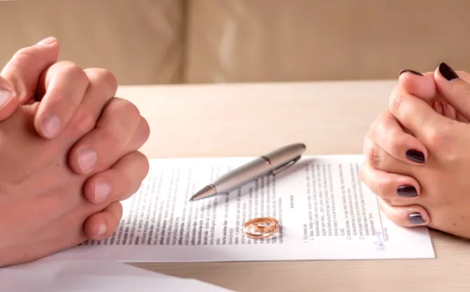 Українці все частіше укладають шлюбні контракти: 2800 угод у 2025 році.