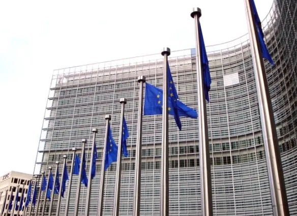 Регулятори ЄС посилюють контроль над великими технологічними компаніями