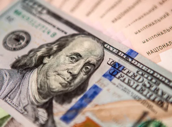 Курси валют на понеділок: встановлено Нацбанком