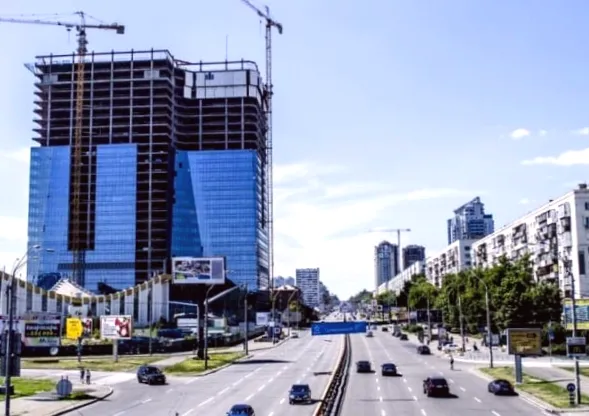 Продається Sky Towers - один з найвідоміших довгобудів Києва