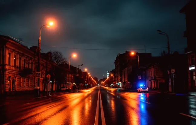 Зміни в правилах комендантської години в Україні через енергозбереження: що буде дозволено