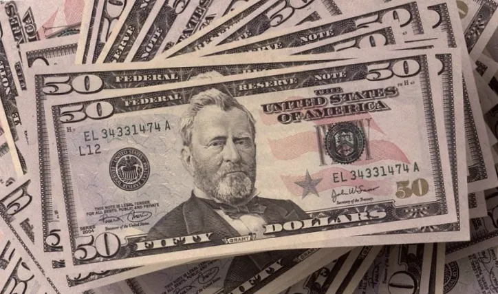 НБУ витратив понад $700 млн на підтримку гривні за тиждень