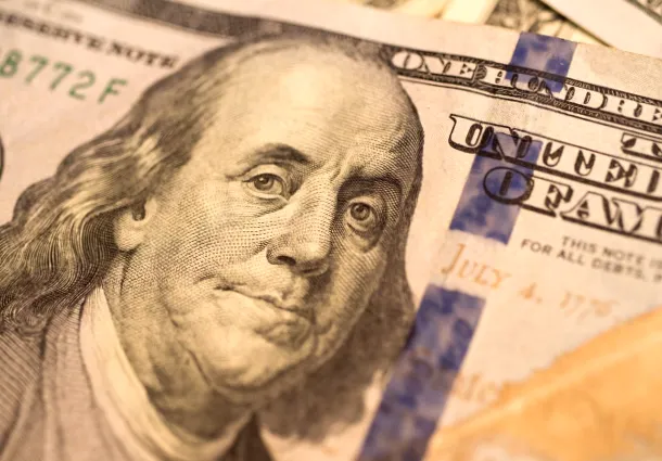Трамп дозволяє продаж долара: американська валюта падає