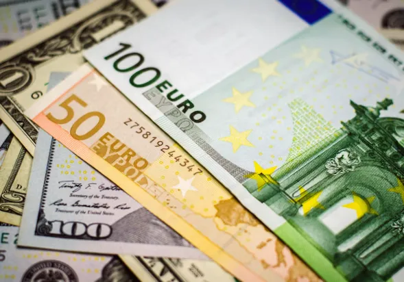 Курс валют на середу: долар, євро, злотий оголошено офіційно.