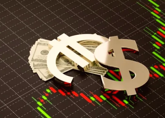 Курс долара на світовому ринку: головні зміни за рік.