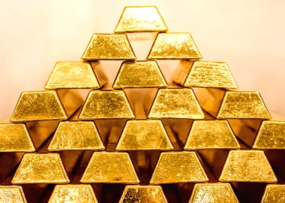 Покупці активізуються, коли золото досягло позначки $5 000 після обвалу