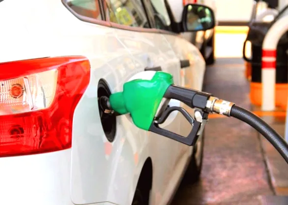 Ціни на пальне на АЗС в Україні зростуть: що очікувати