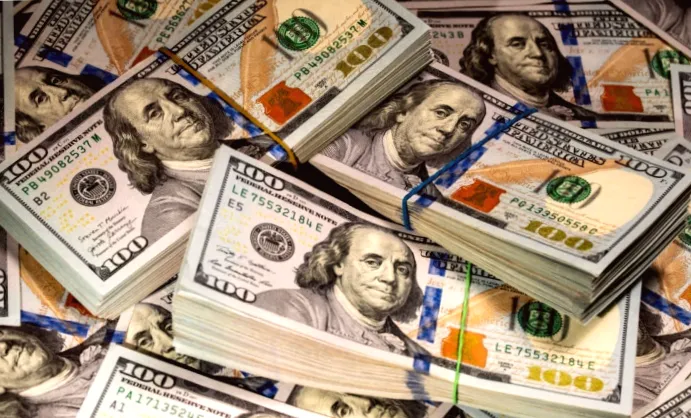 Інвестори очікують даних про безробіття: долар втрачає позиції перед зниженням ставок ФРС