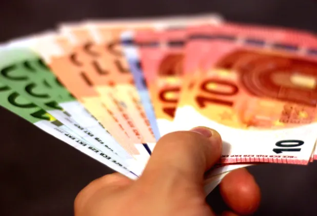 У п'ятницю євро зросло на 15 копійок: курс валют.