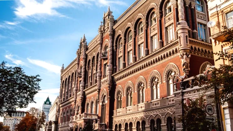 Нацбанк відкладає друк банкнот у 2000 та 5000 гривень: причина?