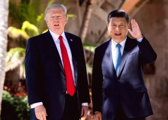 Кожен місяць Китай розпродує борг США, світ активно його поглиблює