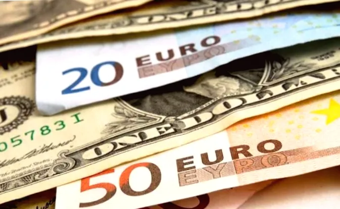 Ціна на долар та євро впала на міжбанкі у п'ятницю