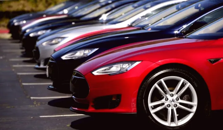 Популярність традиційних двигунів у нових автомобілях зменшується.