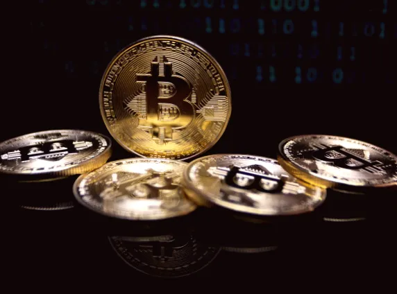 Голова SEC заявив про вилучення біткоїн-резерва Венесуели, токен ексмера Нью-Йорка різко впав: що далі