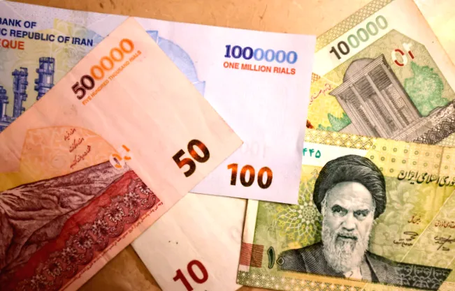 Іранський ріал рухається до нуля через протести.