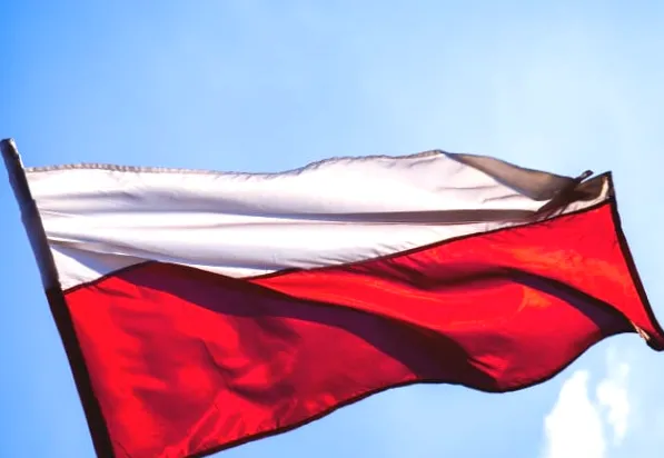 Польща намагається купити великий державний банк в Україні.