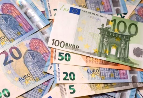 Шість країн ЄС залишилися поза єврозони: деталі на інфографіці