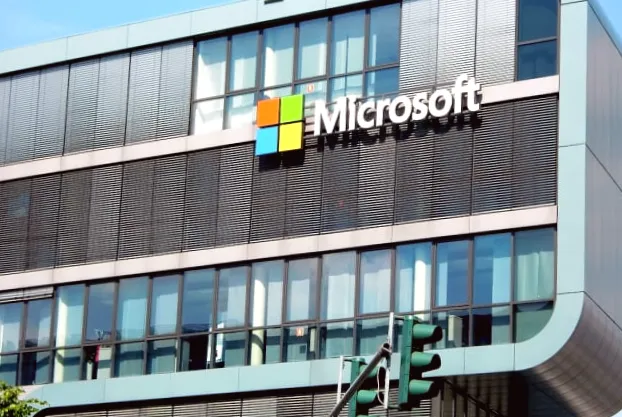 Акції Microsoft втратили $360 млрд за один день, знизившись на 10%