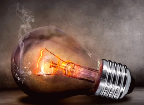 Чому все частіше відбувається хаотичне відключення світла?