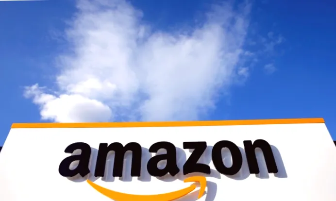 Amazon скорочує 16 000 робочих місць, закриваючи магазини та інвестуючи в ШІ.