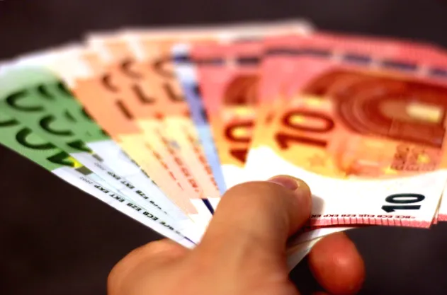 НБУ знизив курс євро на 14 коп.