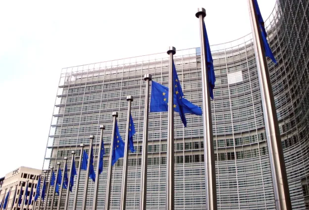 Європарламент заблокував ШІ-інструменти на робочих пристроях через кібербезпеку