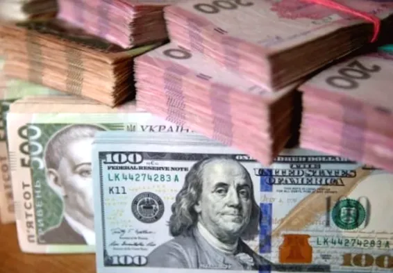 Долар та євро подорожчали: курс валют у вівторок.