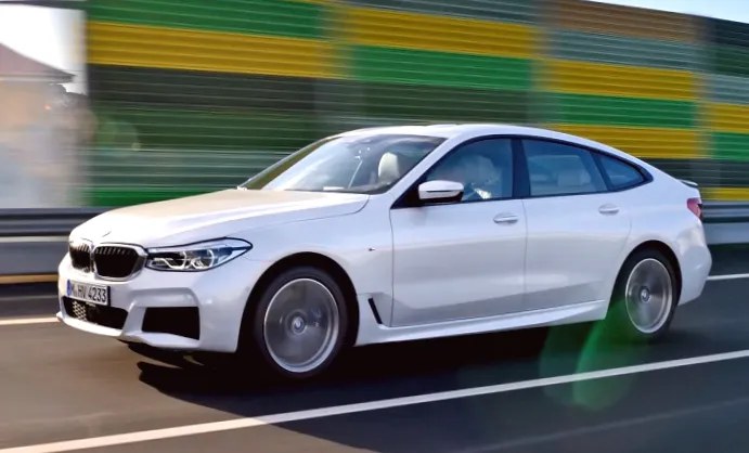 BMW відкликає сотні тисяч автомобілів через загрозу пожежі