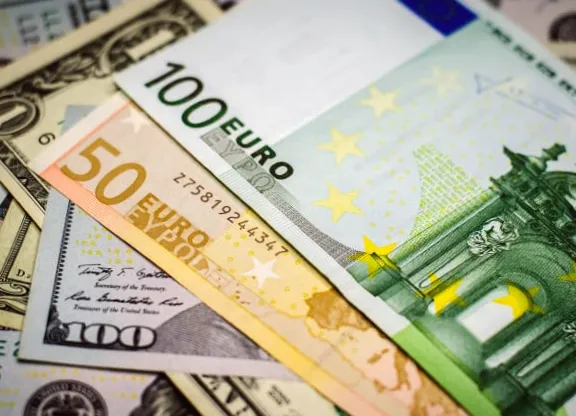 Курс долара та євро в Україні: огляд НБУ, банків та обмінників