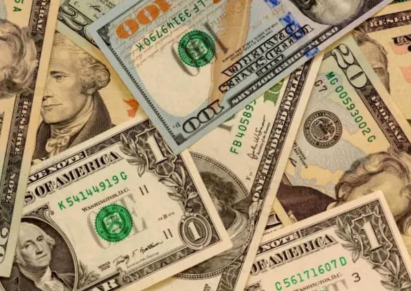 Курси валют: оновлення від НБУ, банків та обмінників