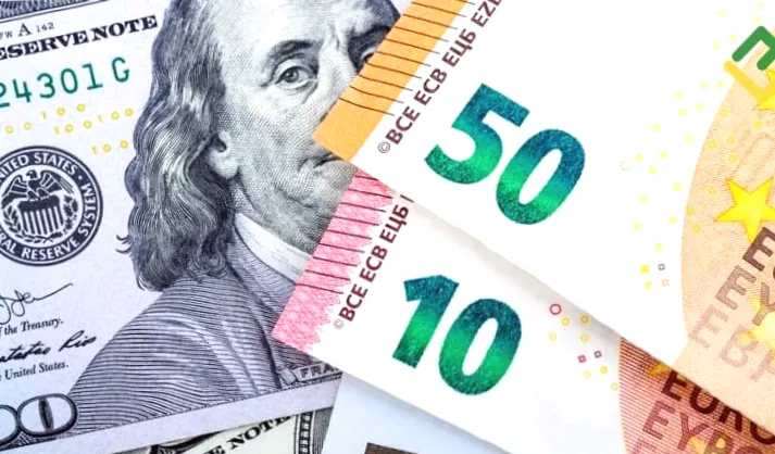 Курс гривні різко падає: долар та євро на міжбанку встановили нові рекорди