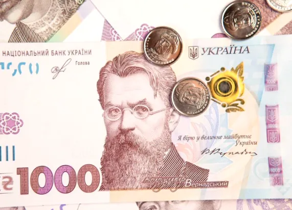 Зарплати в Україні зростають, але тінь залишається: аналіз ринку праці за 2025 рік