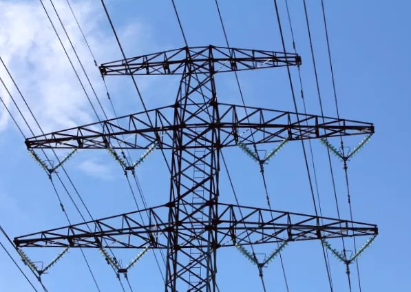 Угорщина та Словаччина готові зупинити експорт електроенергії та газу до України