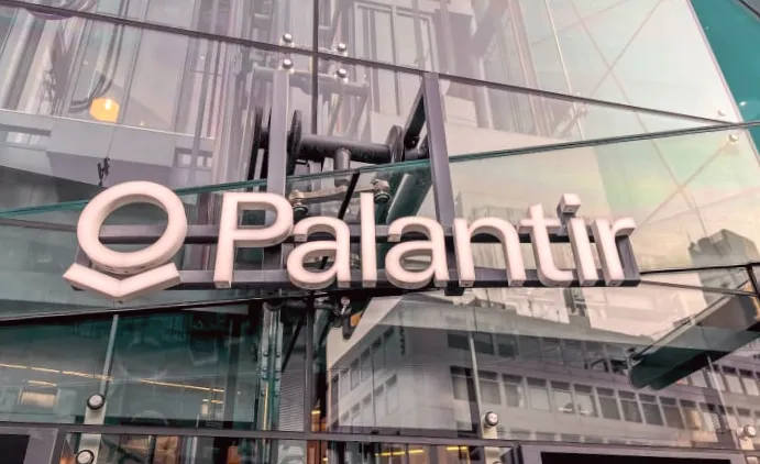 Після рекордного звіту акції Palantir стрімко зросли на 70%