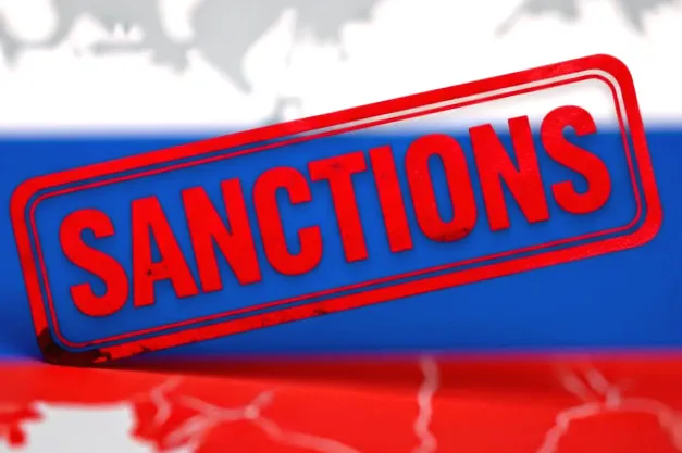 Єврокомісія ввела нові санкції проти РФ: боротьба з «тіньовим флотом», банками та крипторинком