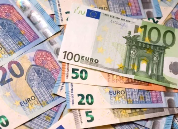 Шість країн ЄС залишились поза єврозоною: деталі на інфографіці