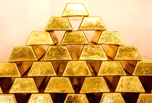 Покупці активізувалися: золото знову підійшло до $5 000 после історичного обвалу