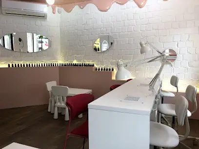 Prosecco nail bar