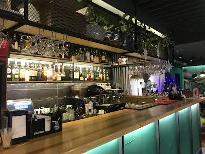 Чотири Чебуреки Prosecco Bar