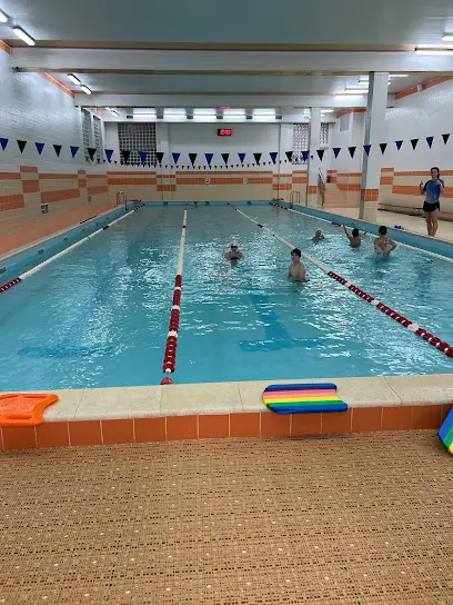 F.Line Swimming Club Басейн